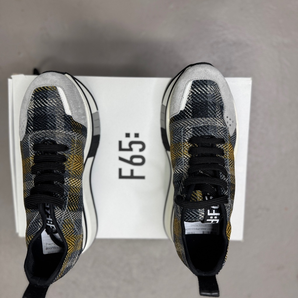 F56 Sneakers